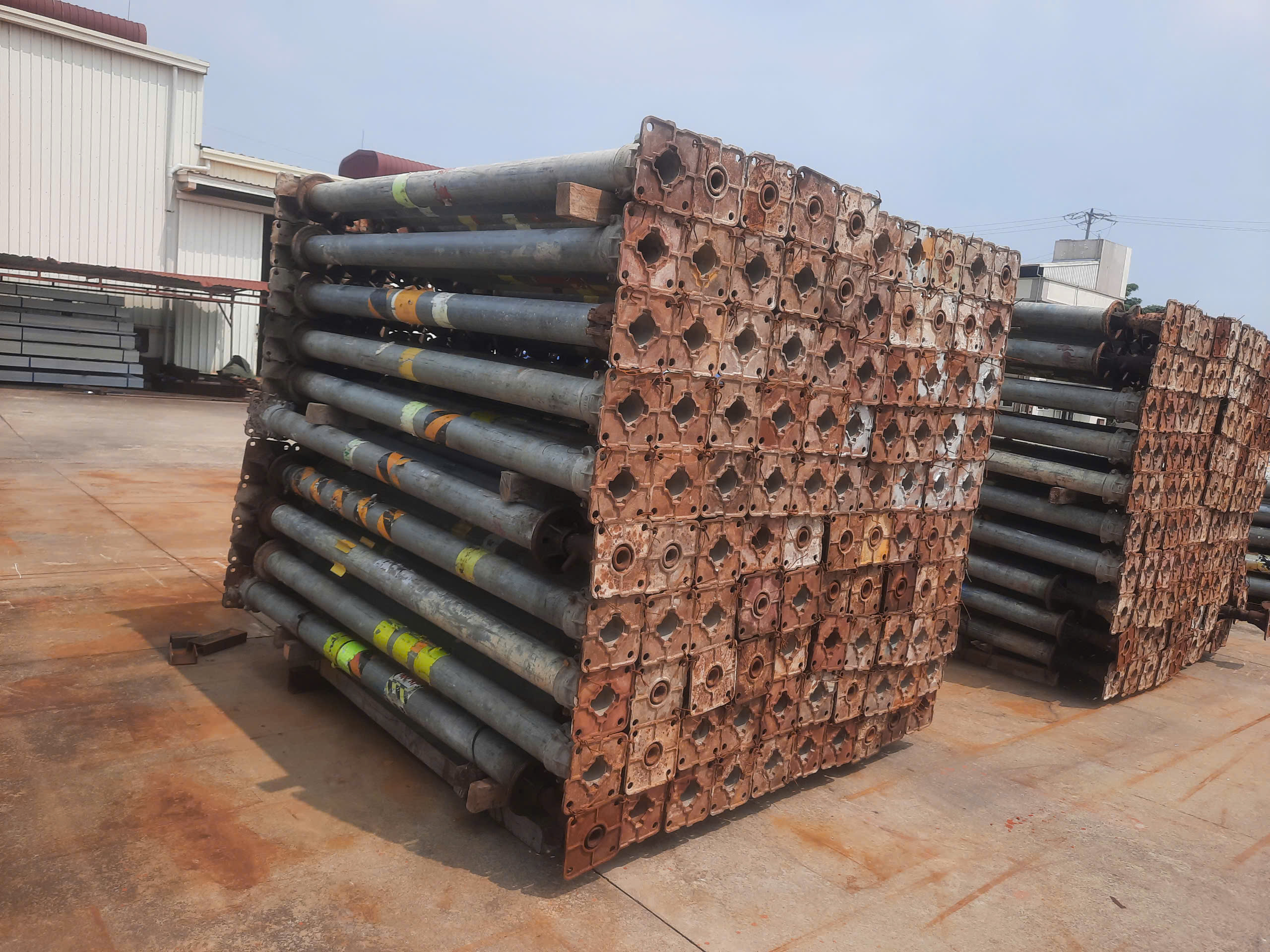 Phụ kiện xây dựng